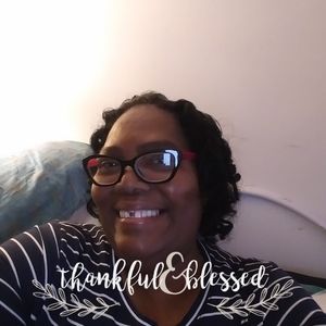 Meet your Posher, Lois